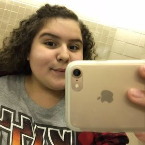 Meet your Posher, Kylee